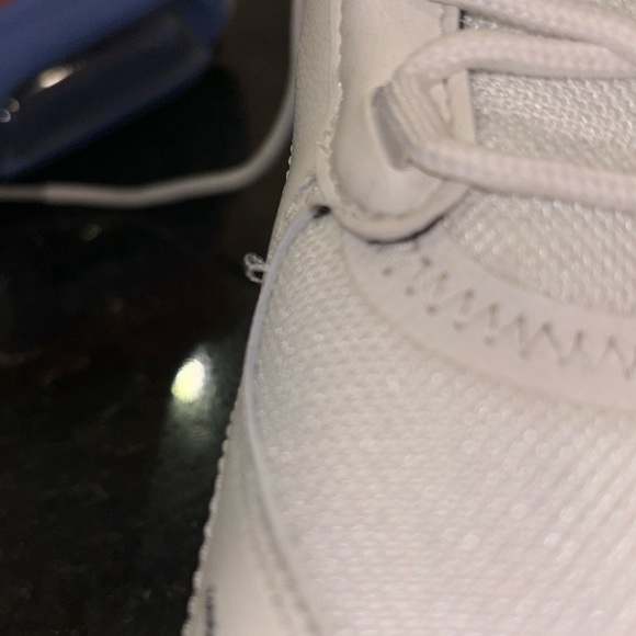 Womans Nike Air Max Verona Shoes - Picture 1 of 4